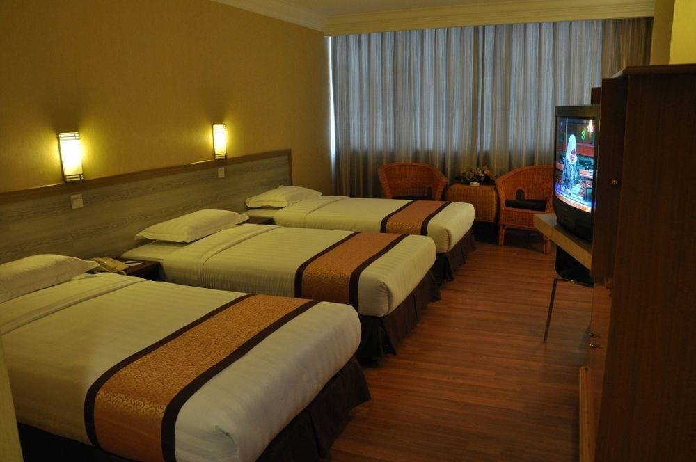 Td Plaza Hotel Kota Kinabalu Exterior foto