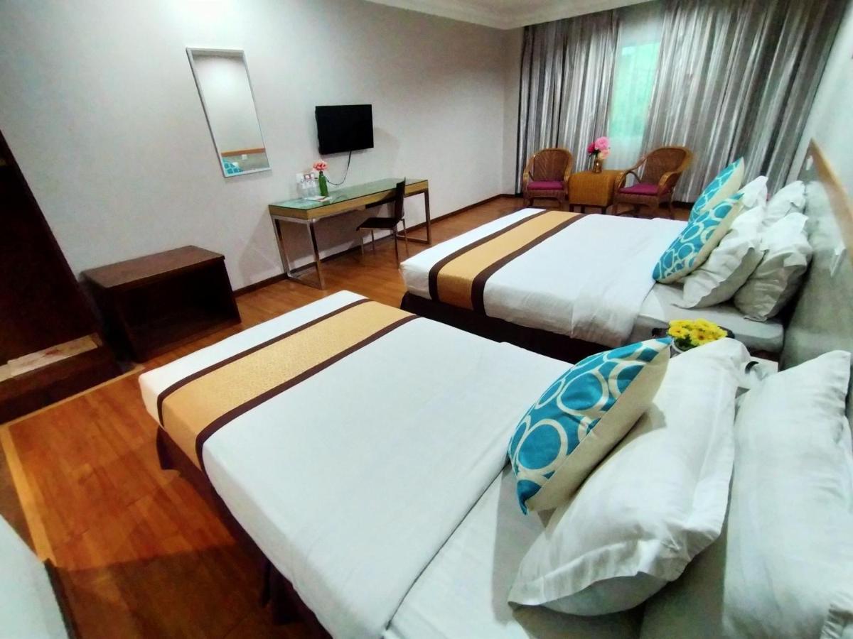 Td Plaza Hotel Kota Kinabalu Exterior foto